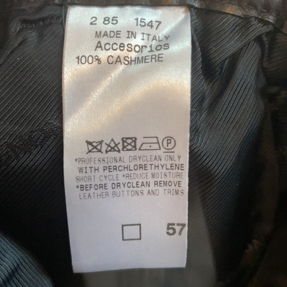 EUC Agnona cashmere and leather beret - Picture 3 of 5